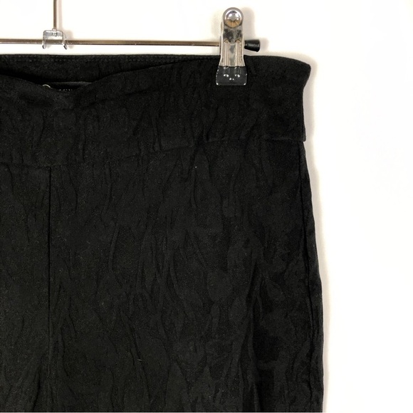 Versona Contemporary Black Floral Textured Ankle Crop Pants 6 - Picture 3 of 4